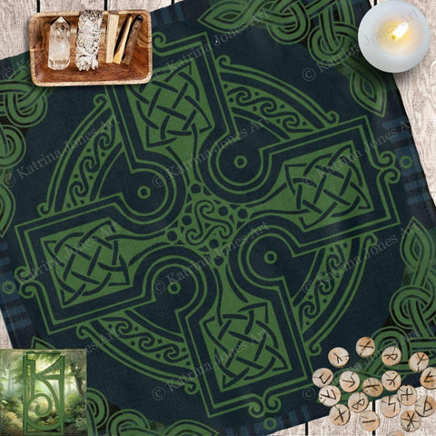 Celtic Cross Altar Tarot Cloth - Green Plaid Knotwork Druid Decor Square