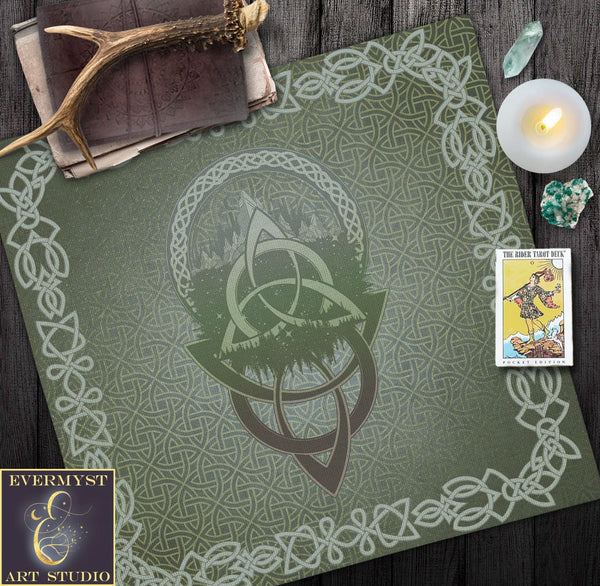 Celtic Triple Knot Altar Tarot Cloth - Nature-Inspired Ritual Decor For Viking Enthusiasts Square