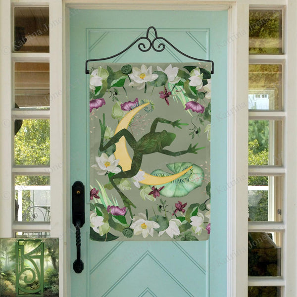 a blue door with a picture of a frog on it