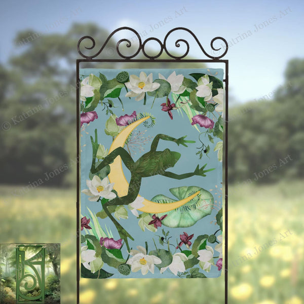 a picture of a frog on a flowered background