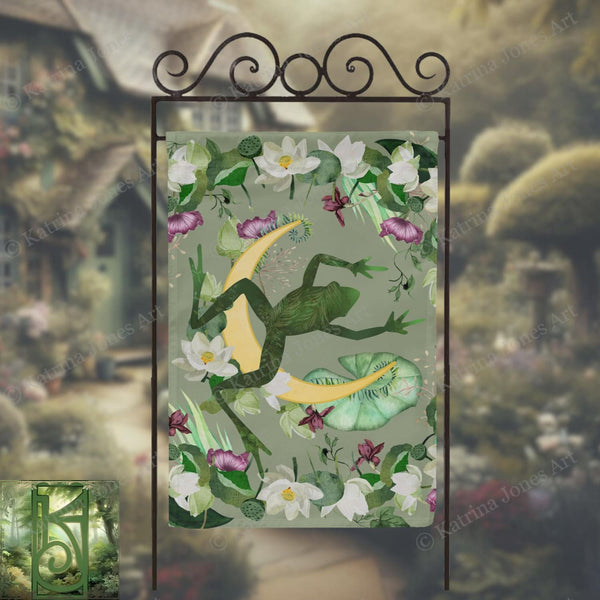 a picture of a frog on a flowered background