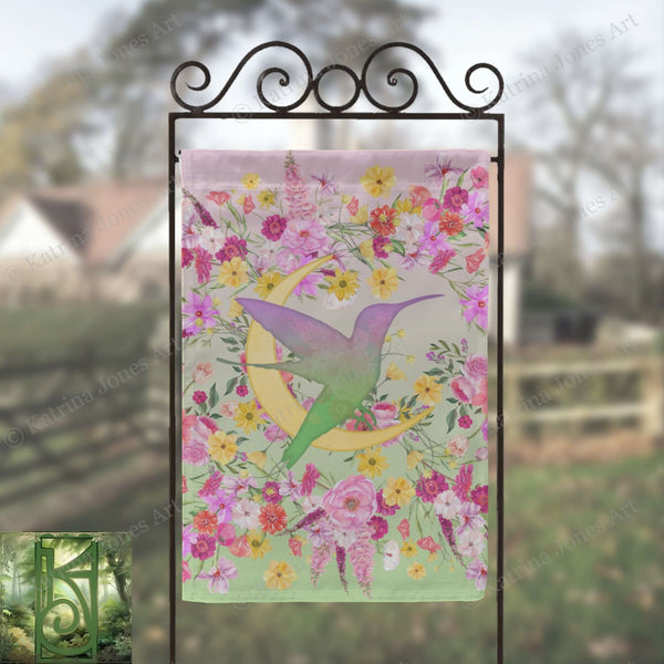 a picture of a hummingbird on a flowered background